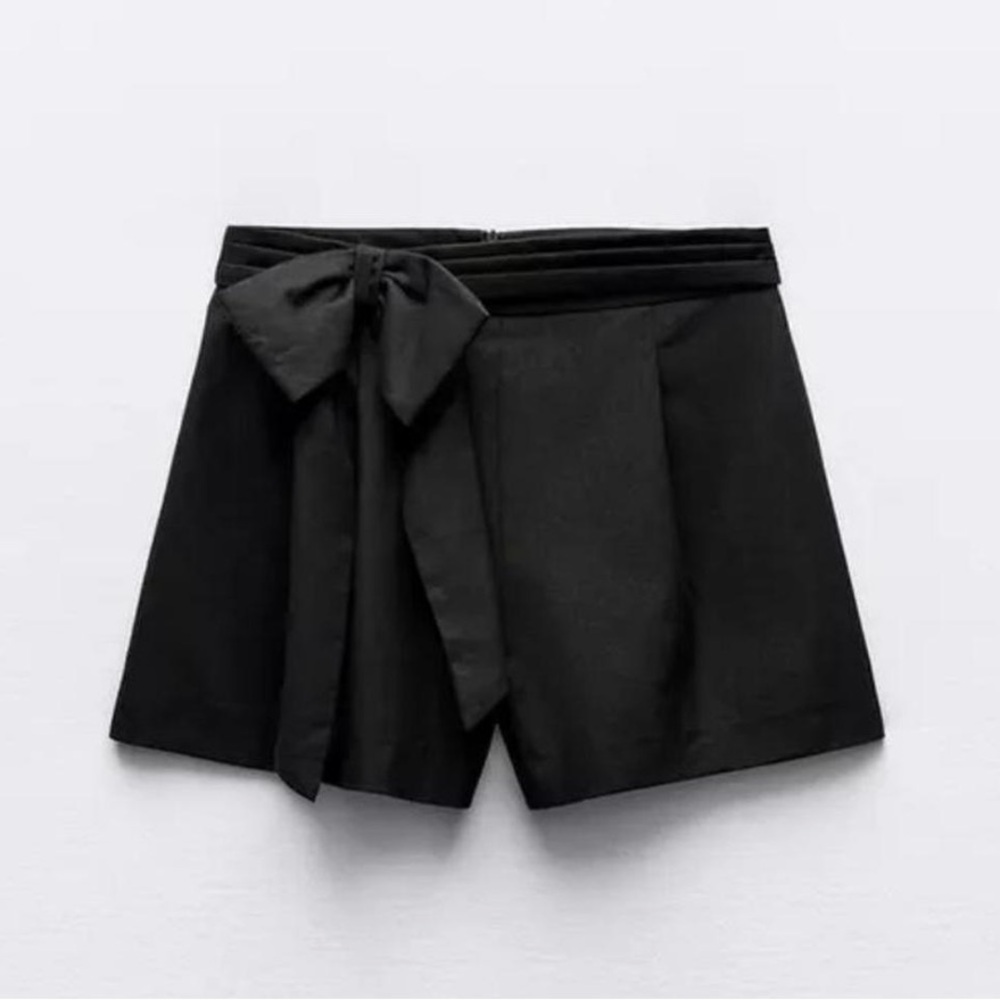 Zara Women's High Waist Black Shorts